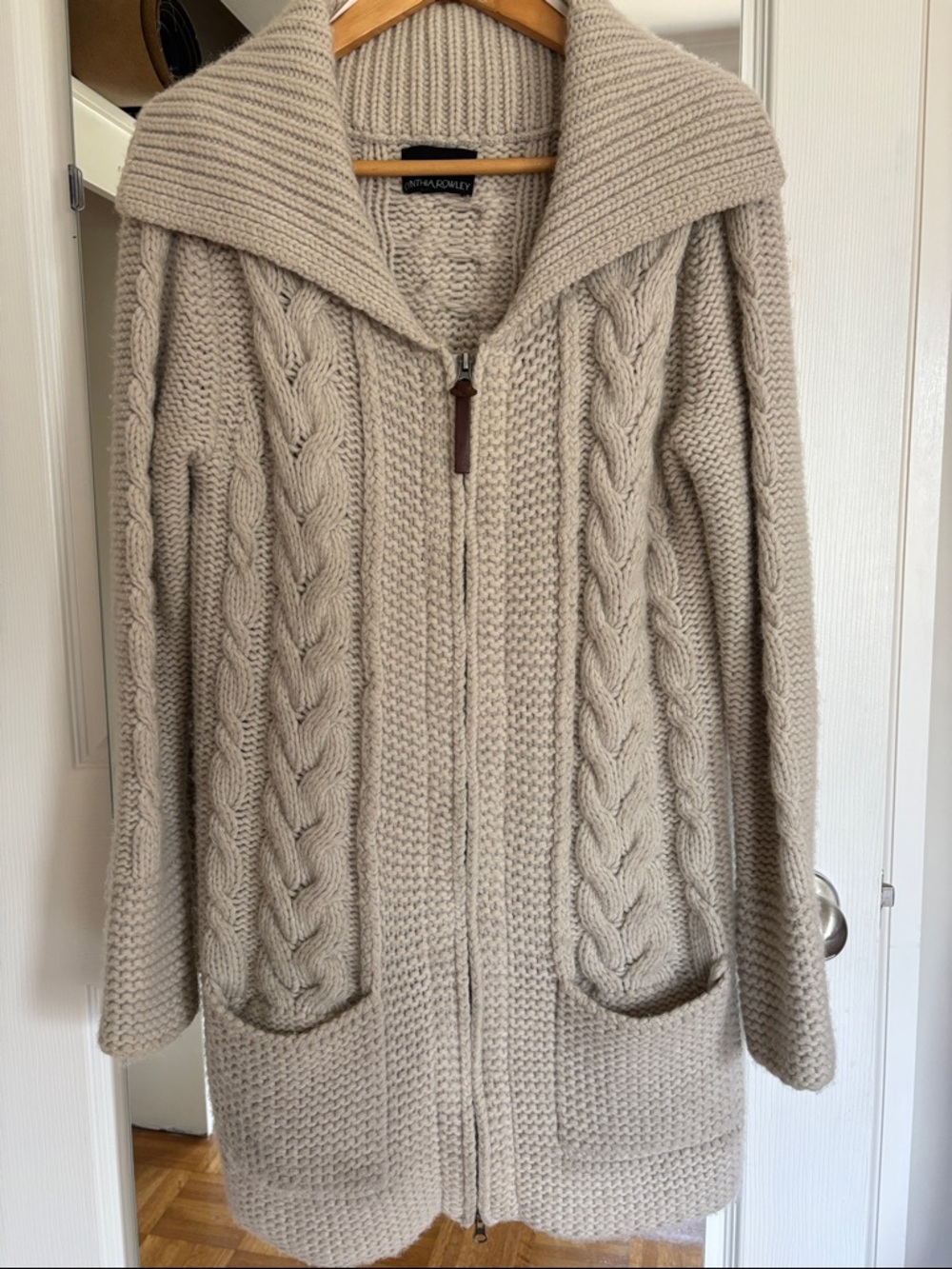Cynthia Rowley 80%Lambswool 20%Nylon Chunky Cable Knit Zip Cardigan in Taupe